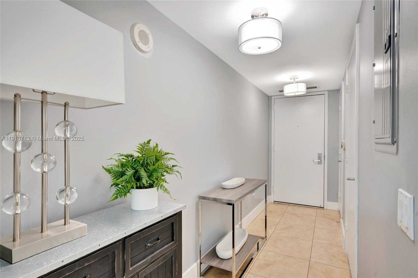 Small Image of 41 SOUTH EAST 5TH ST #1212, Miami Number 19