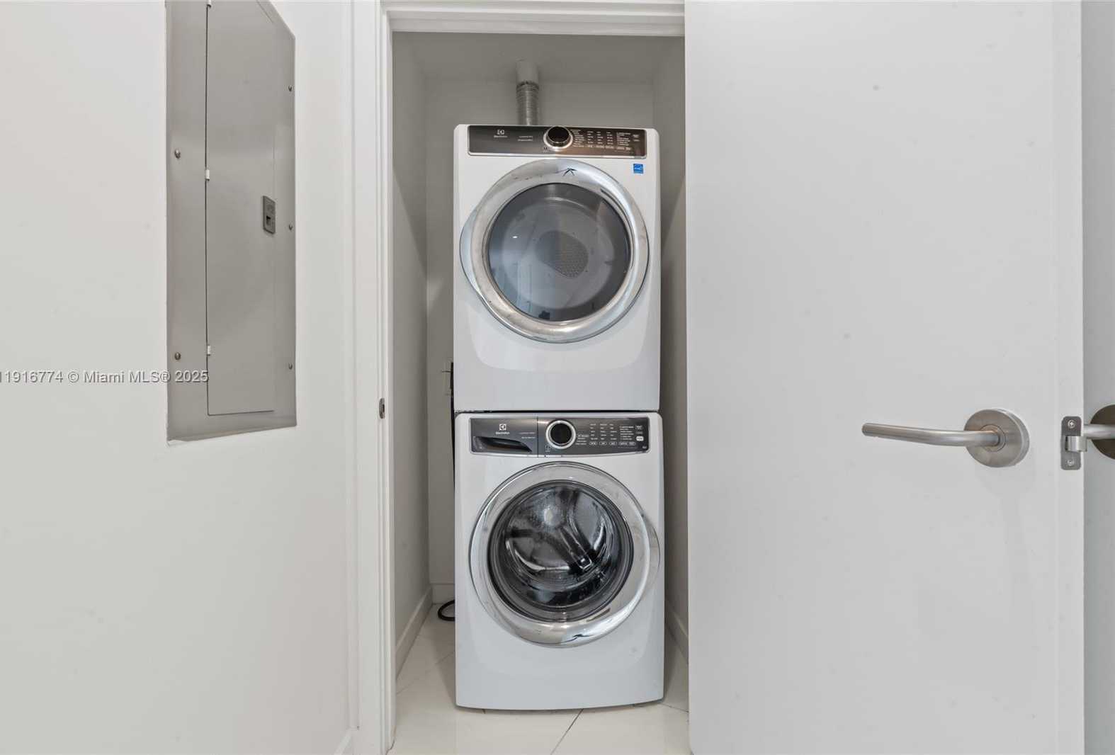 Small Image of 851 NORTH EAST 1ST AVE #3202, Miami Number 19