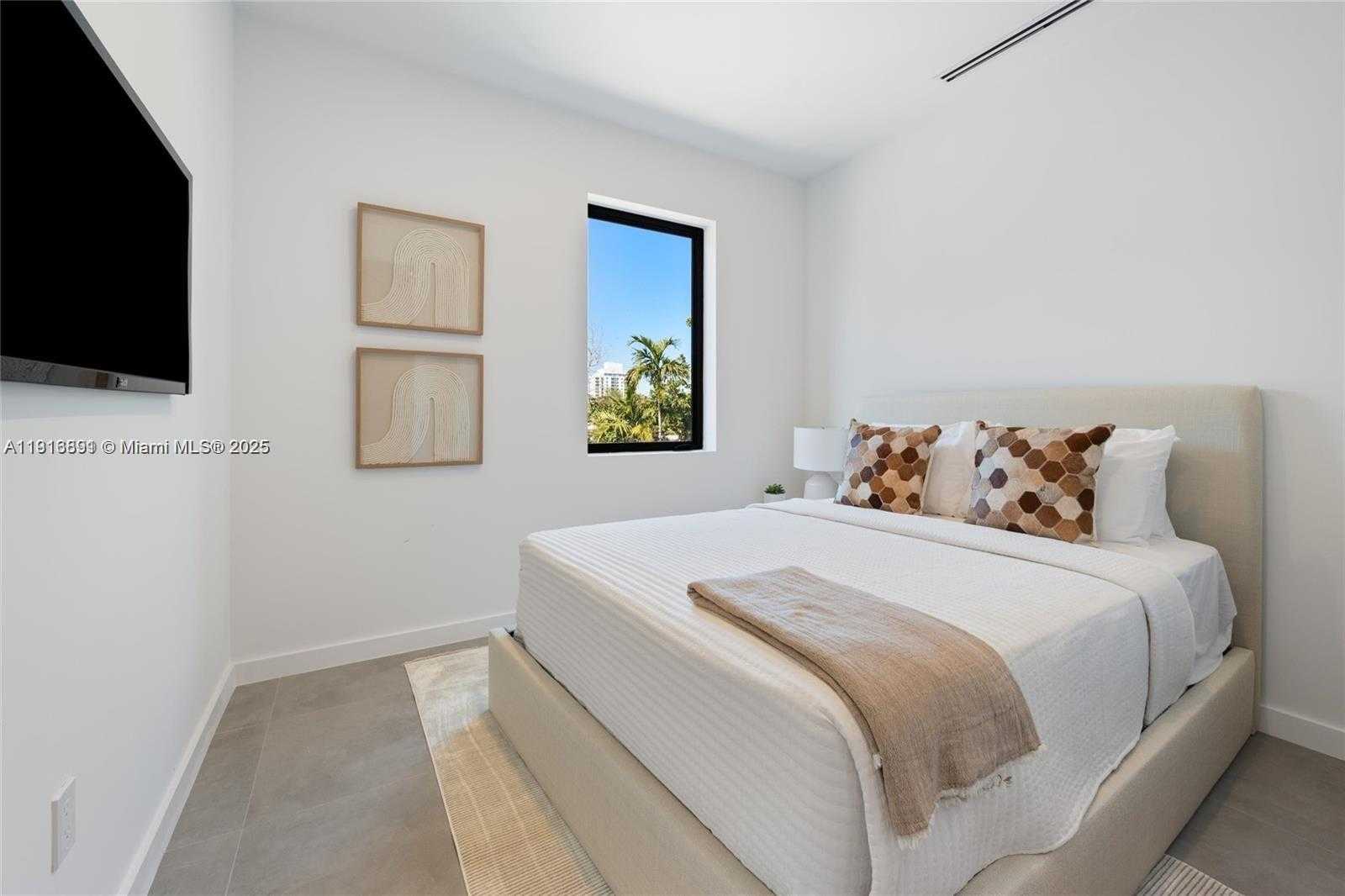 Small Image of 1533 SOUTH WEST 22ND TERRACE, Miami Number 15