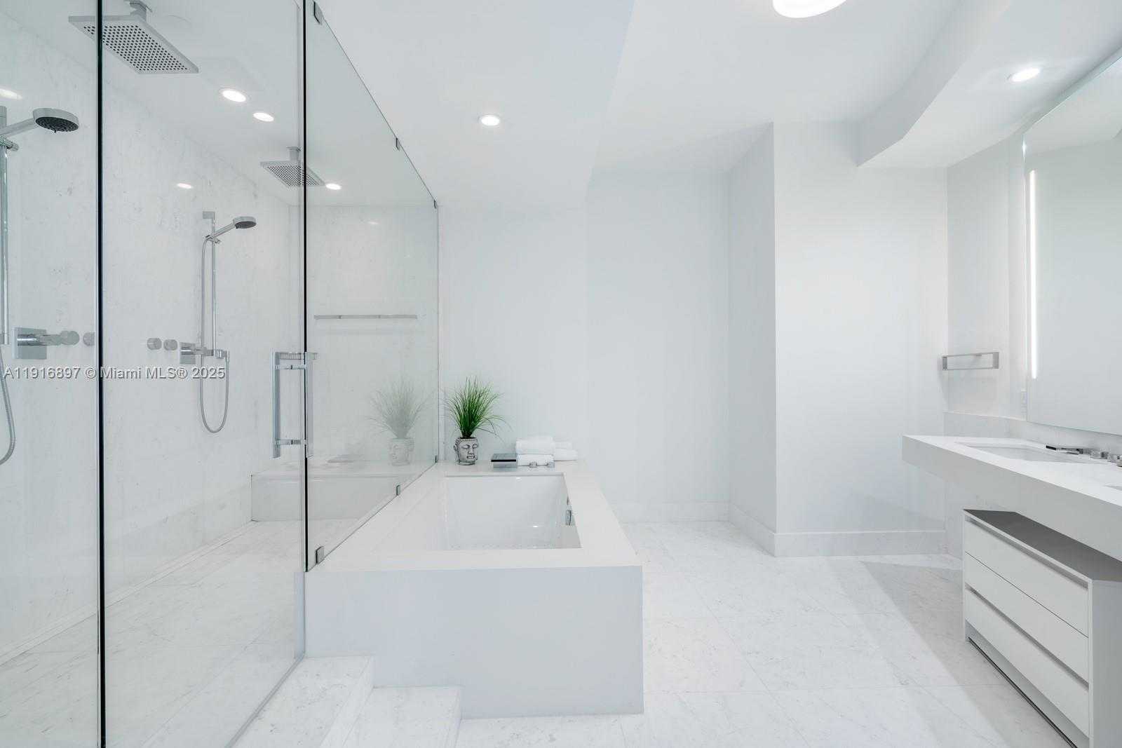 Small Image of 18555 COLLINS AVE #5105, Sunny Isles Beach Number 4