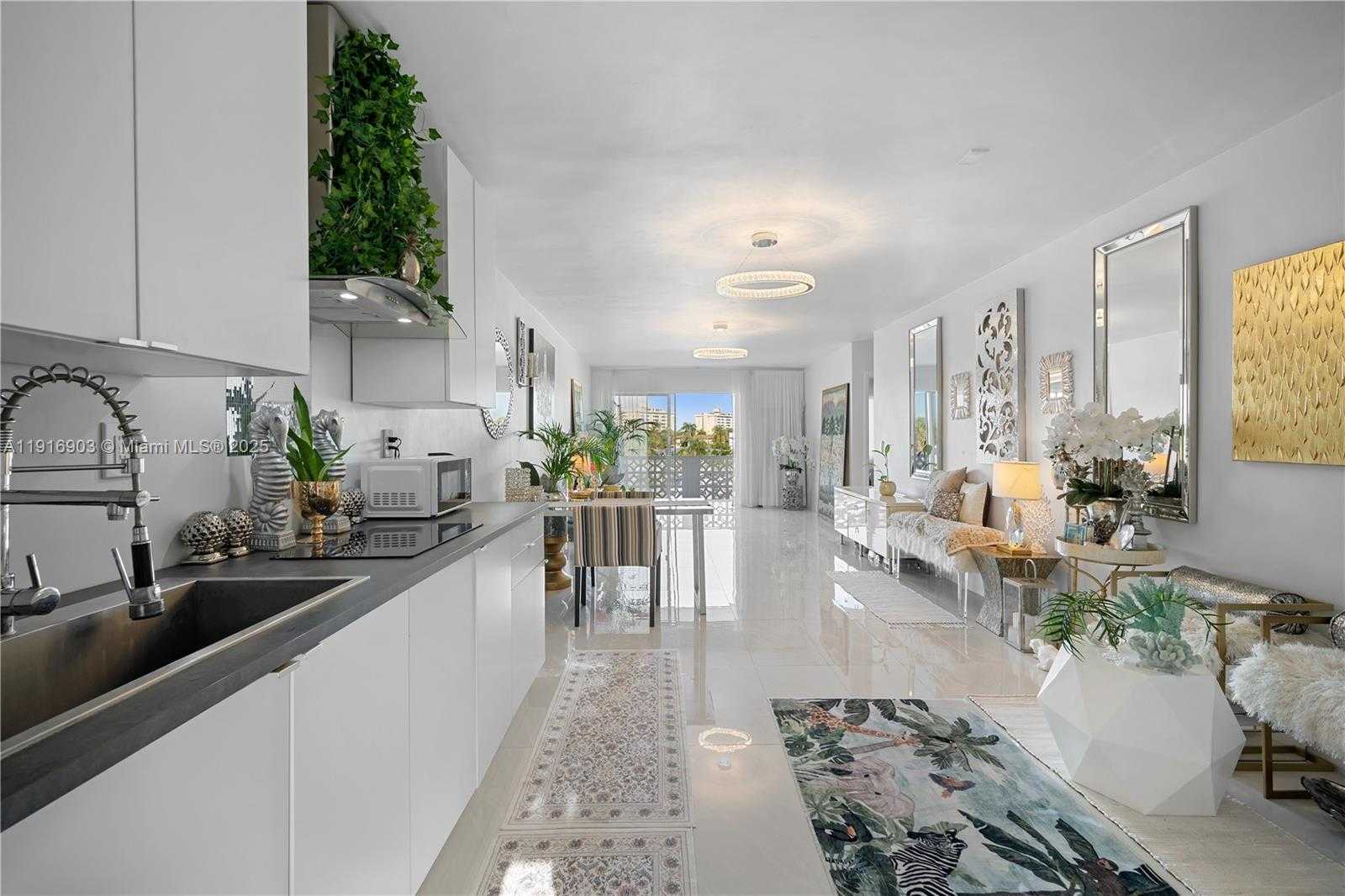 Small Image of 13105 IXORA CT #302, North Miami Number 1