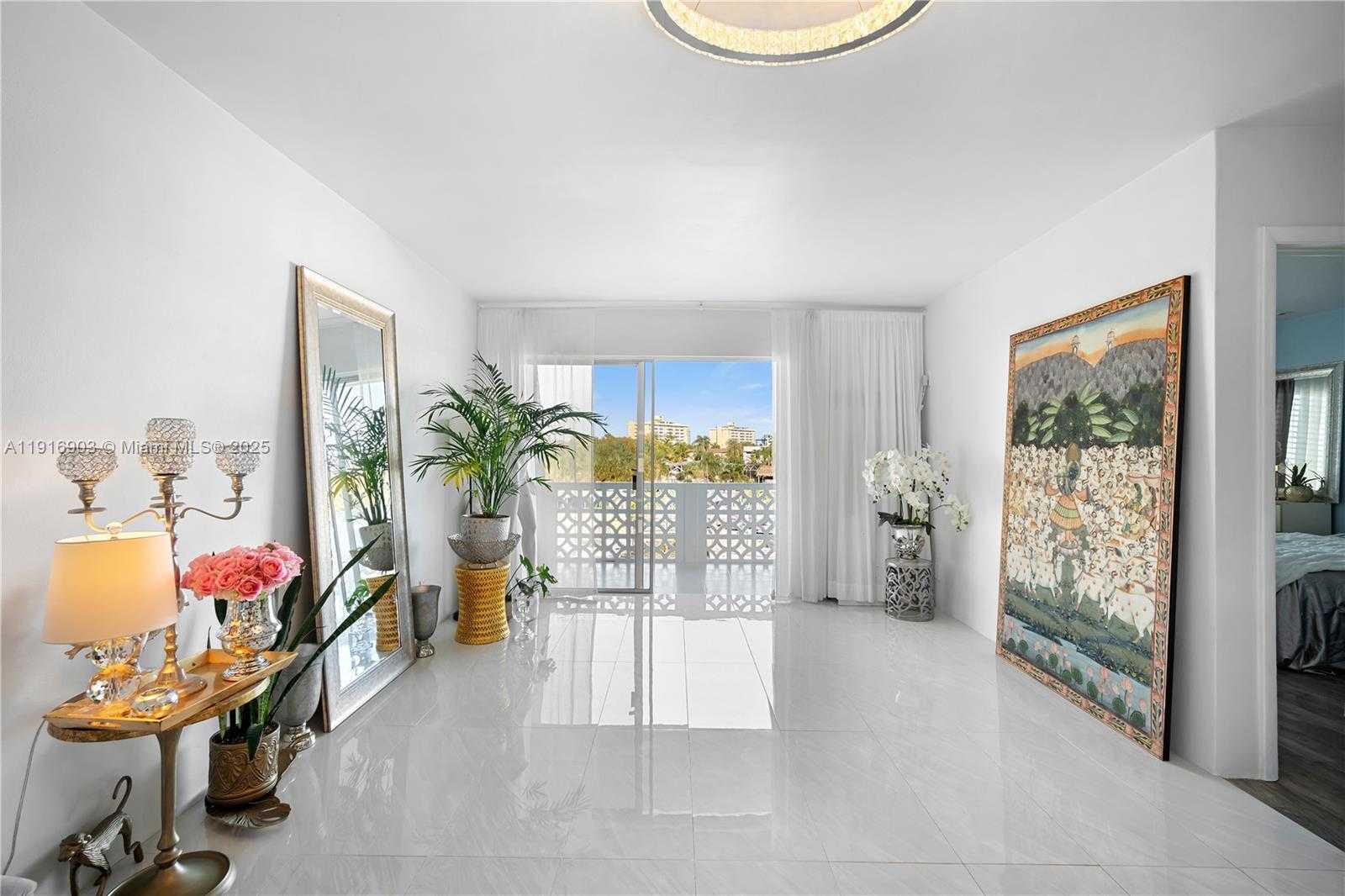 Small Image of 13105 IXORA CT #302, North Miami Number 14