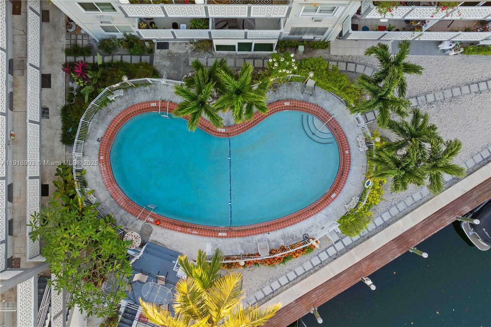 Small Image of 13105 IXORA CT #302, North Miami Number 27