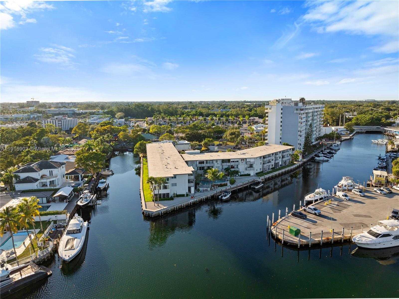 Small Image of 13105 IXORA CT #302, North Miami Number 31