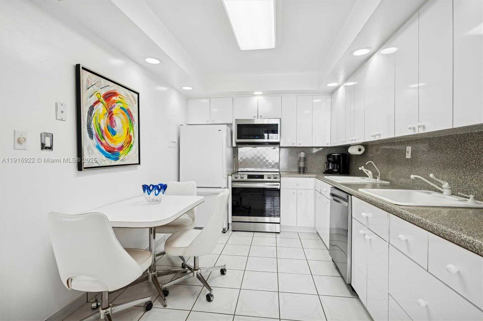 Small Image of 5001 COLLINS AVE #5G, Miami Beach Number 7