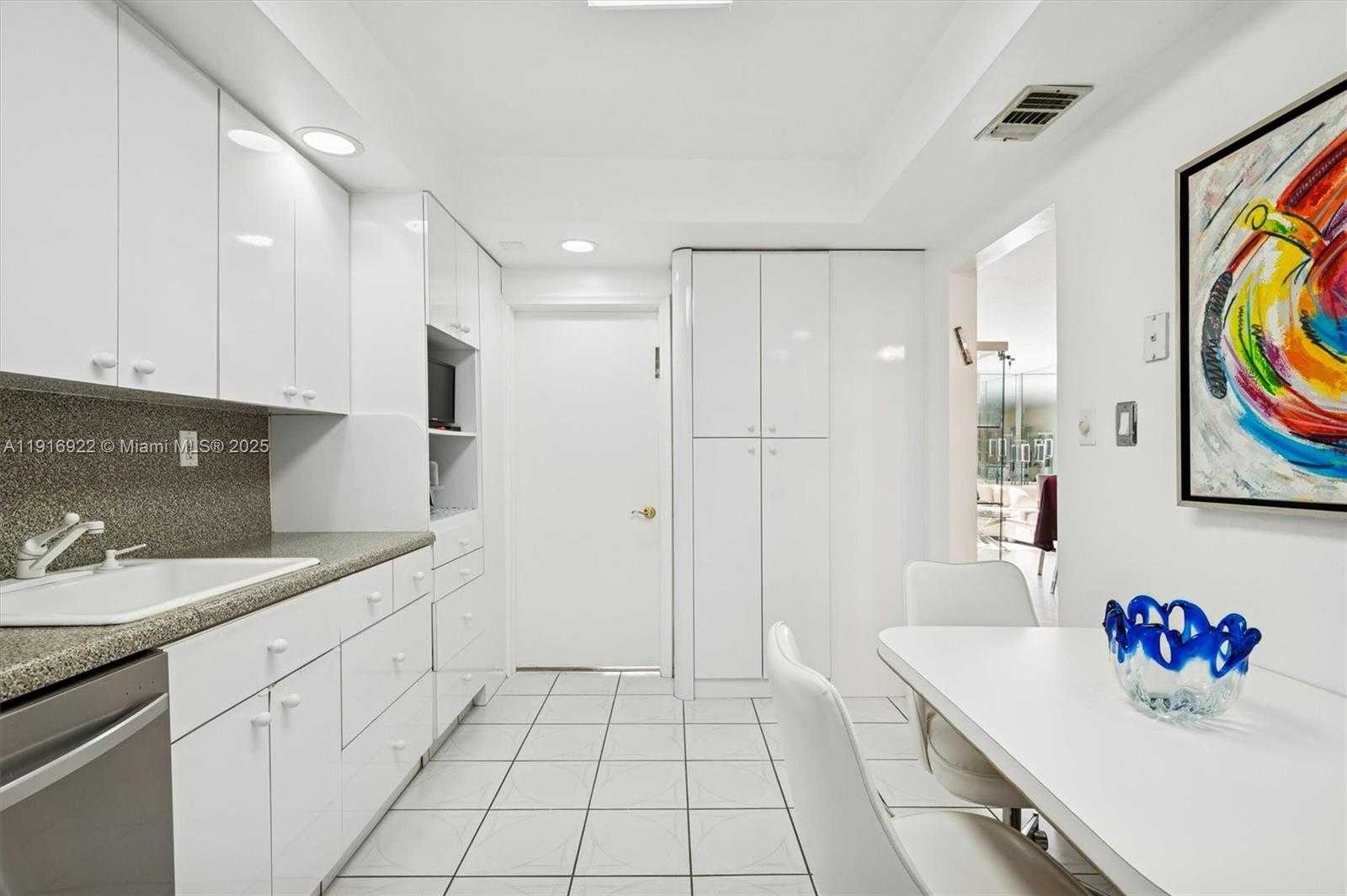 Small Image of 5001 COLLINS AVE #5G, Miami Beach Number 8