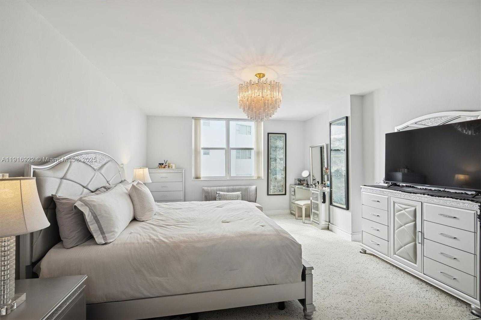 Small Image of 5001 COLLINS AVE #5G, Miami Beach Number 9