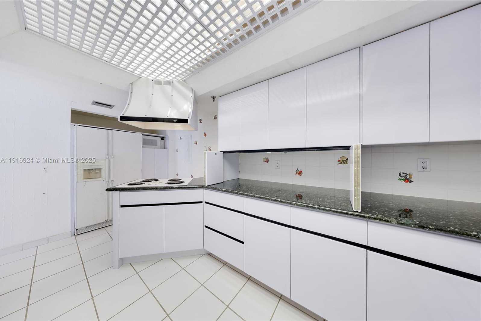 Small Image of 520 BRICKELL KEY DR #A1104, Miami Number 10