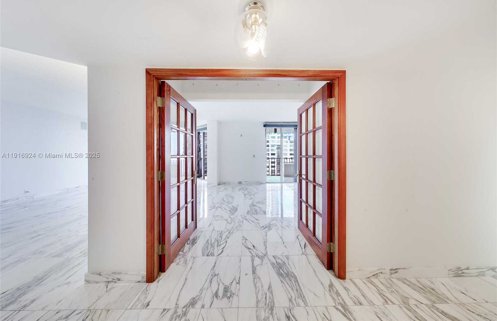 Small Image of 520 BRICKELL KEY DR #A1104, Miami Number 11