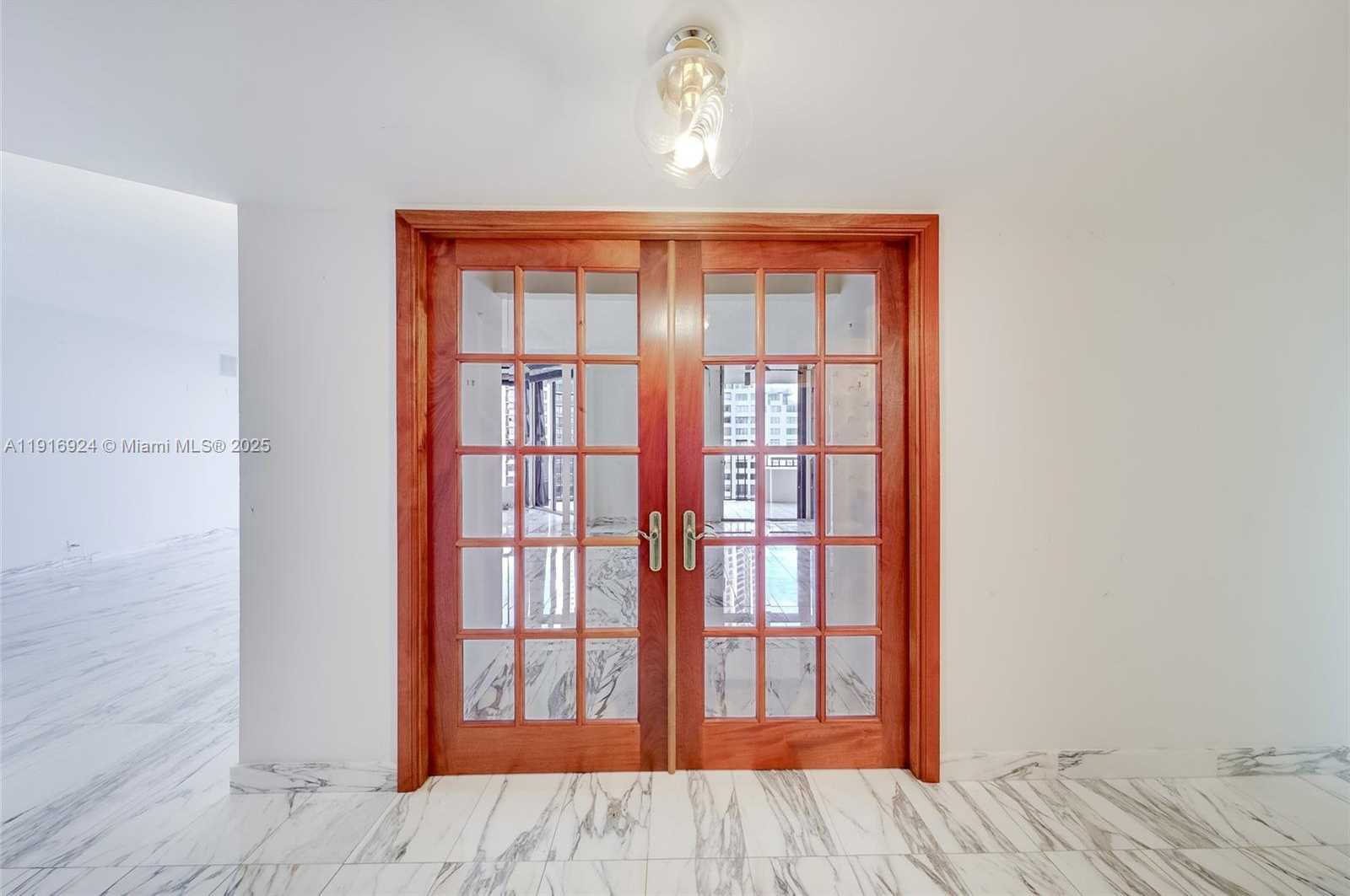 Small Image of 520 BRICKELL KEY DR #A1104, Miami Number 12