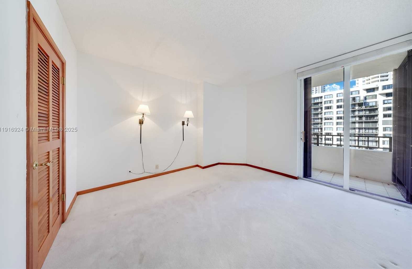 Small Image of 520 BRICKELL KEY DR #A1104, Miami Number 18