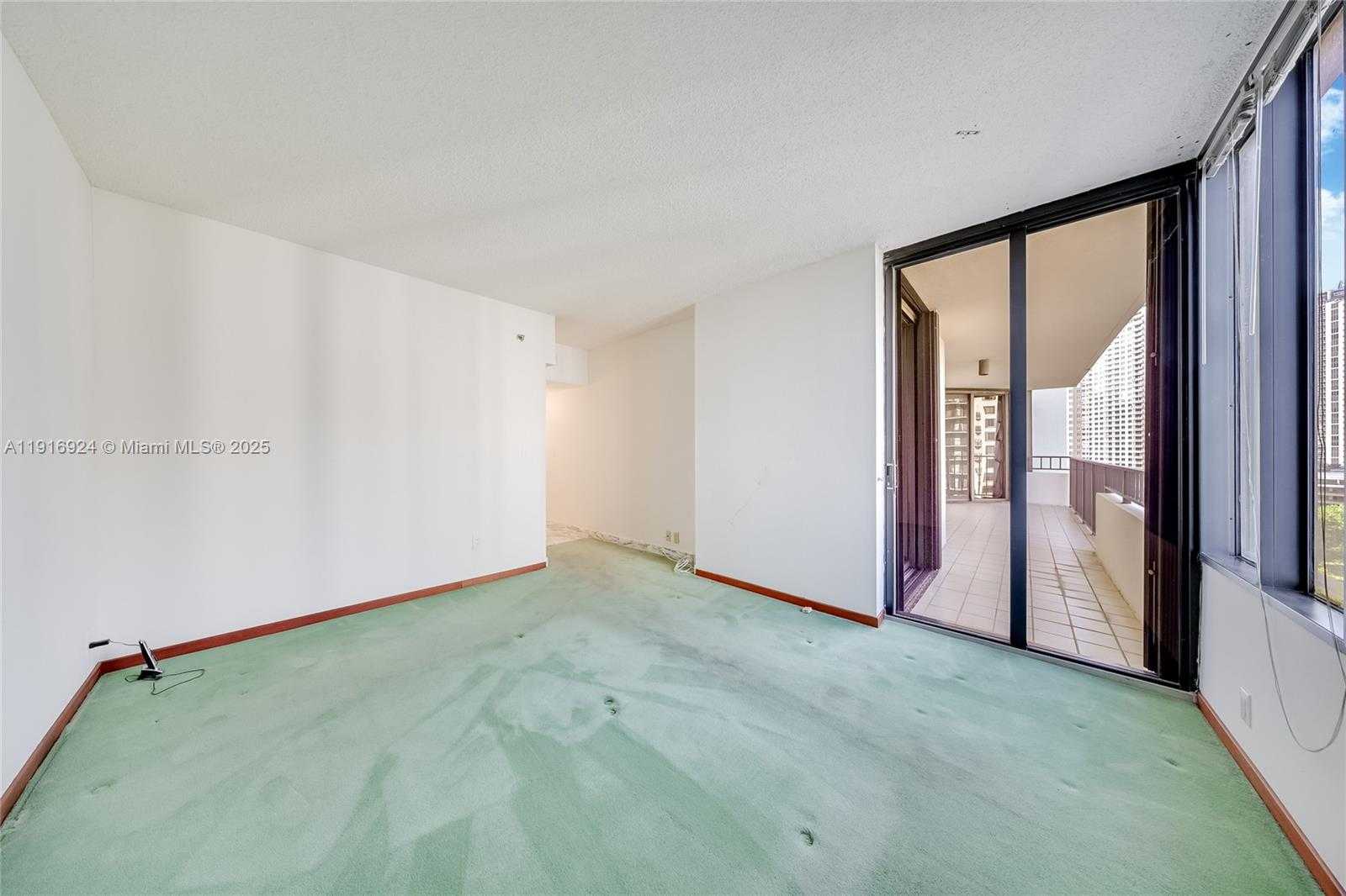 Small Image of 520 BRICKELL KEY DR #A1104, Miami Number 22