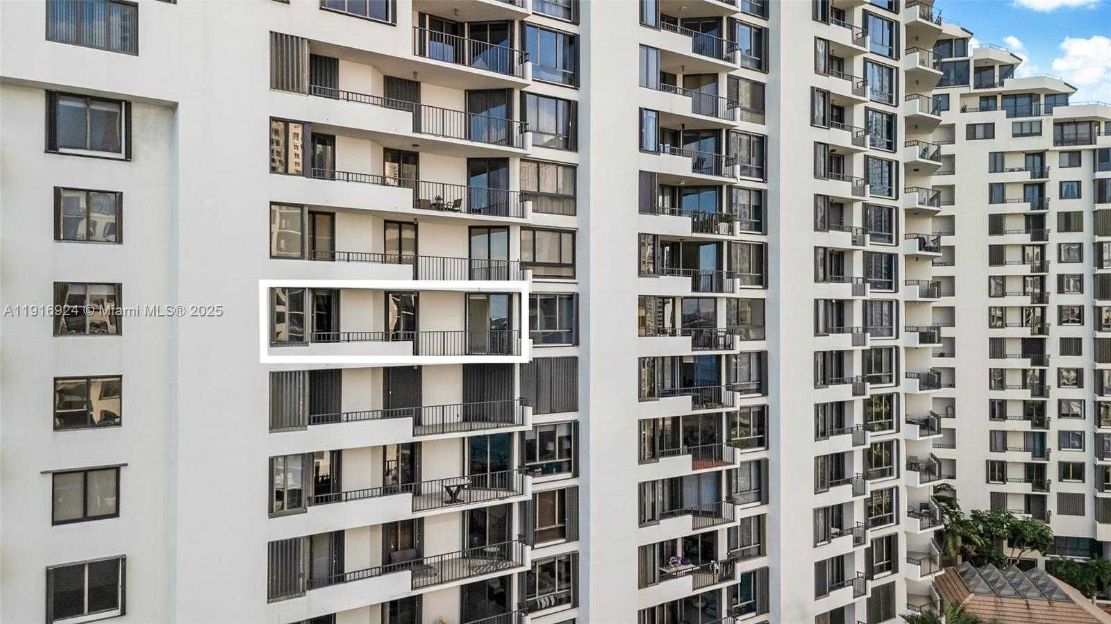 Small Image of 520 BRICKELL KEY DR #A1104, Miami Number 37