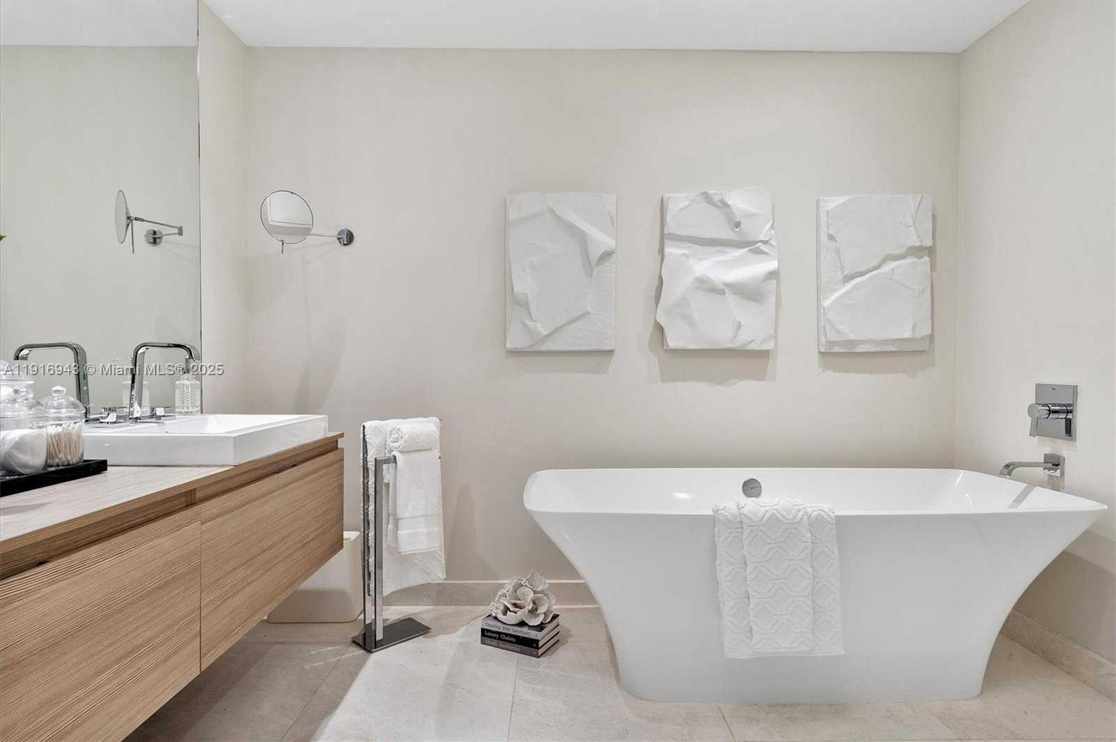 Small Image of 17301 BISCAYNE BLVD #2202, North Miami Beach Number 14