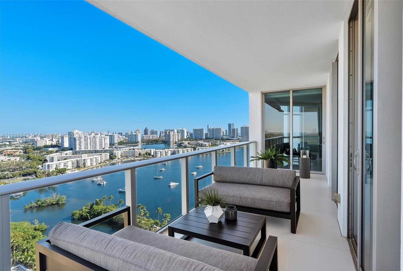 Small Image of 17301 BISCAYNE BLVD #2202, North Miami Beach Number 2