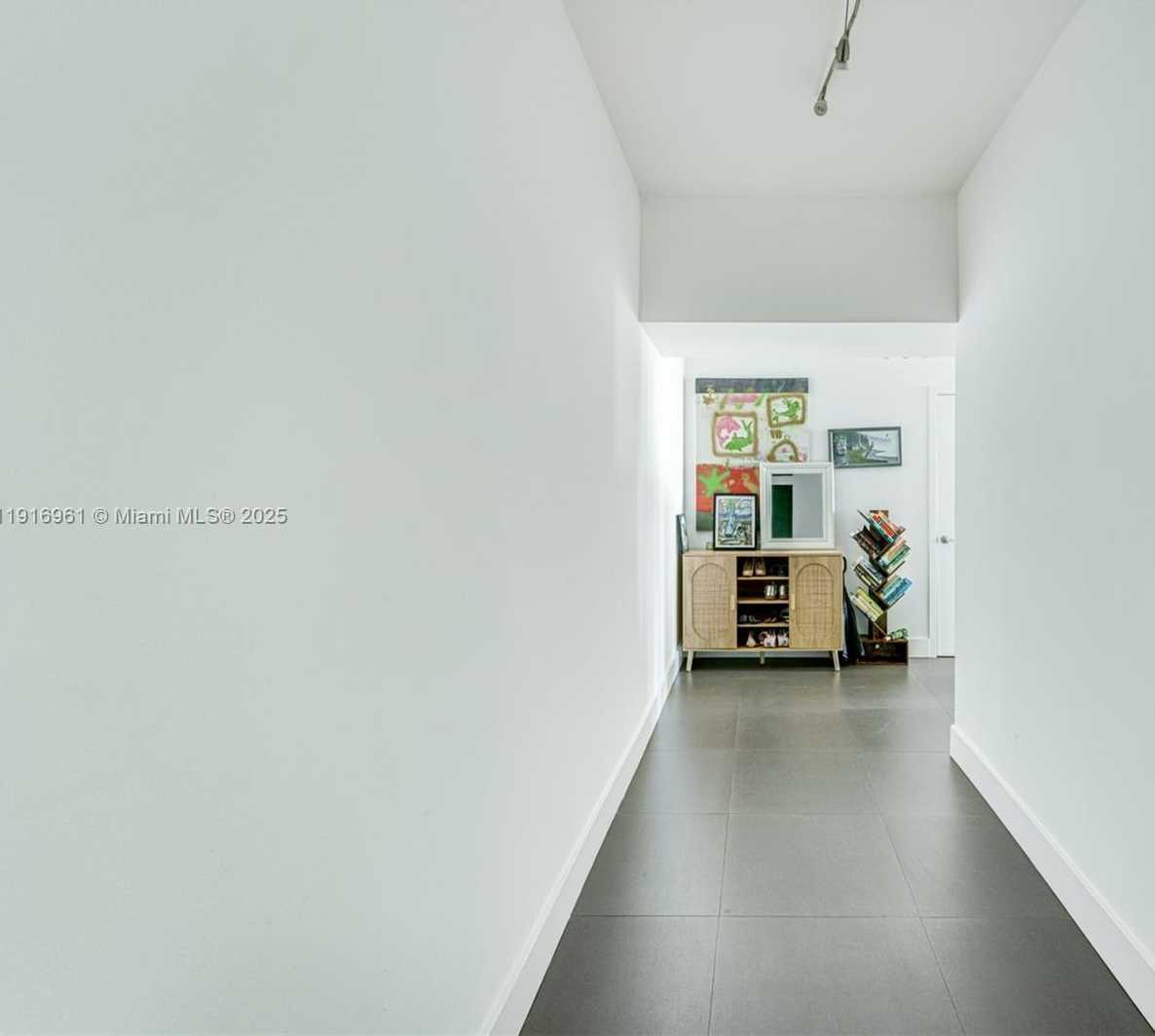 Small Image of 888 BISCAYNE BLVD #1704, Miami Number 20