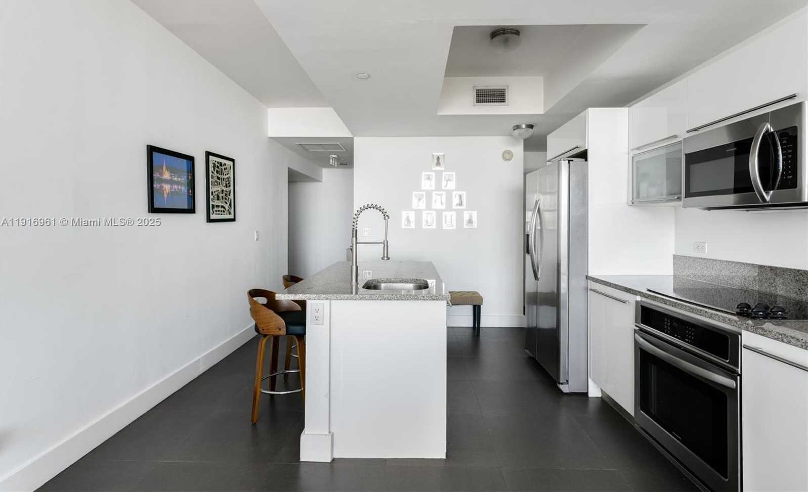 Small Image of 888 BISCAYNE BLVD #1704, Miami Number 3