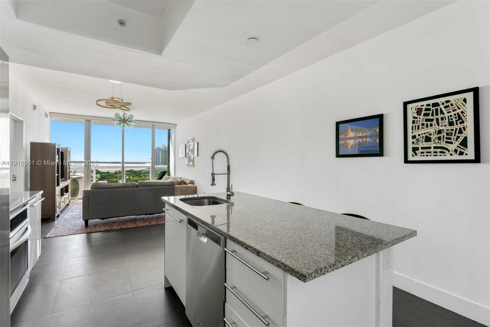 Small Image of 888 BISCAYNE BLVD #1704, Miami Number 6