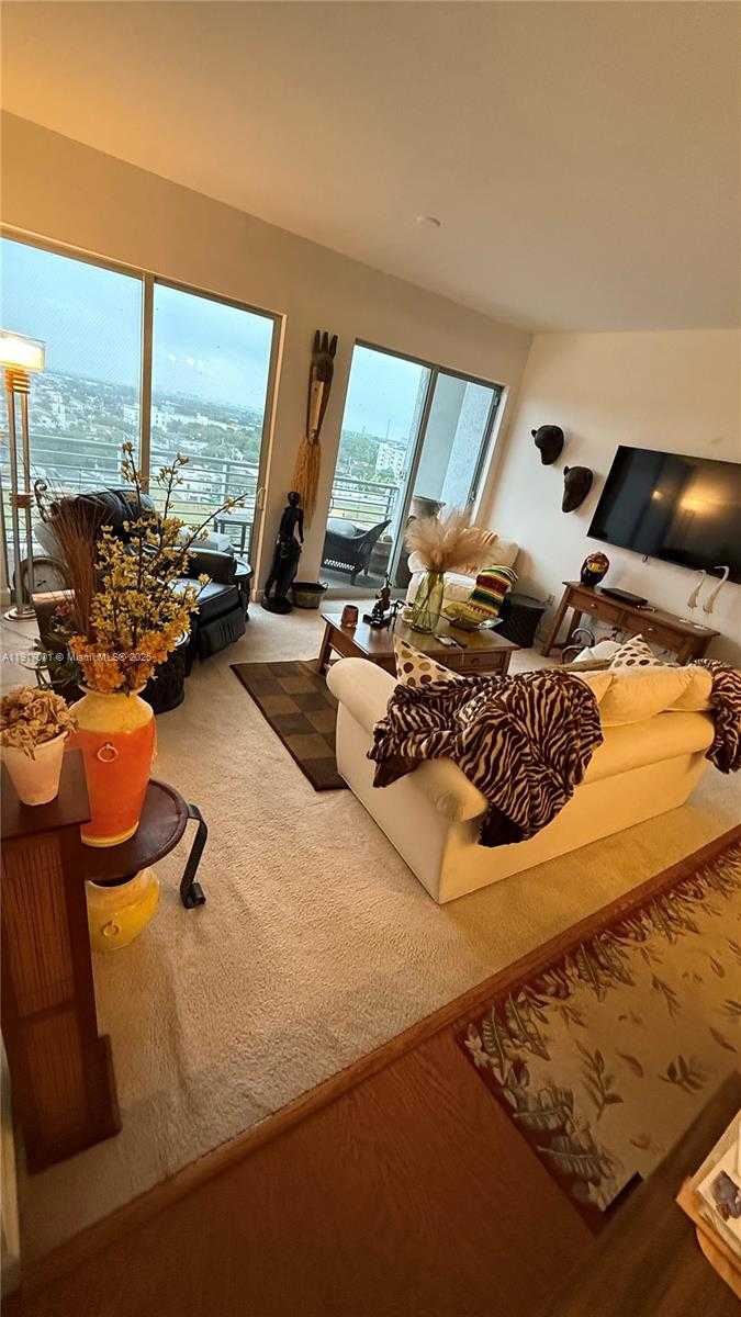 Small Image of 1830 RADIUS DR #1106, Hollywood Number 1