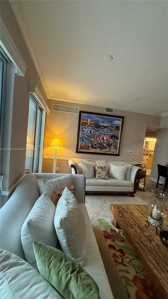 Small Image of 1830 RADIUS DR #1105, Hollywood Number 9