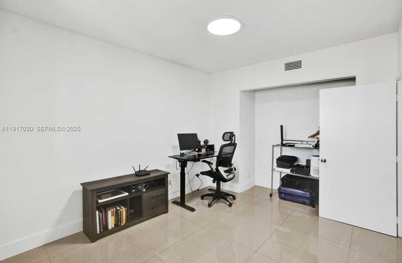 Small Image of 888 BISCAYNE BLVD #2904, Miami Number 21
