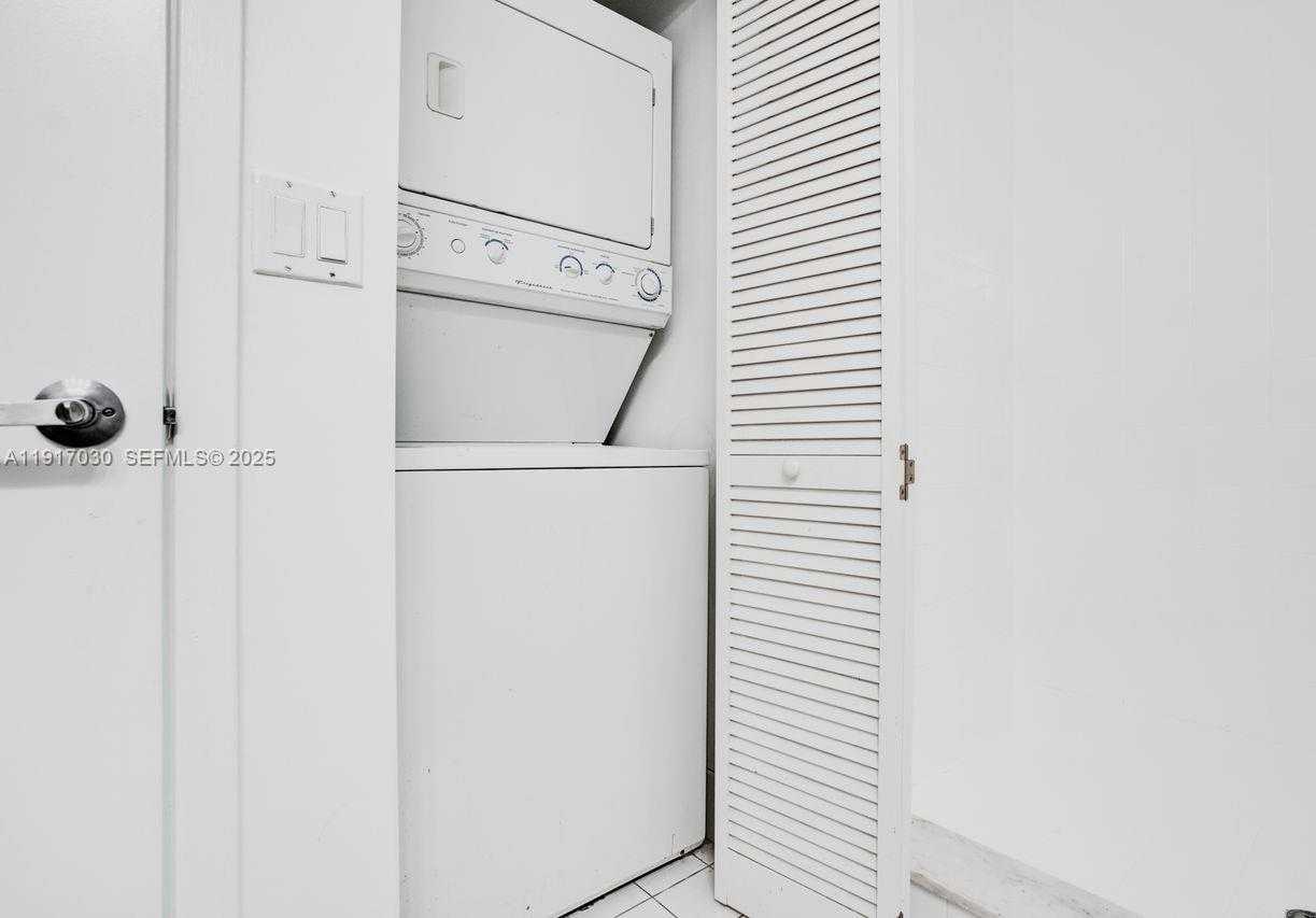 Small Image of 888 BISCAYNE BLVD #2904, Miami Number 25