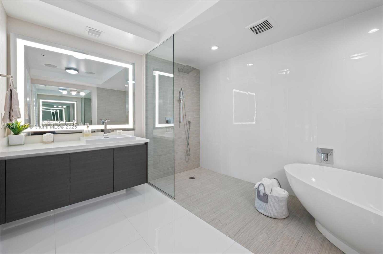 Small Image of 300 SUNNY ISLES BLVD #4-1501, Sunny Isles Beach Number 14