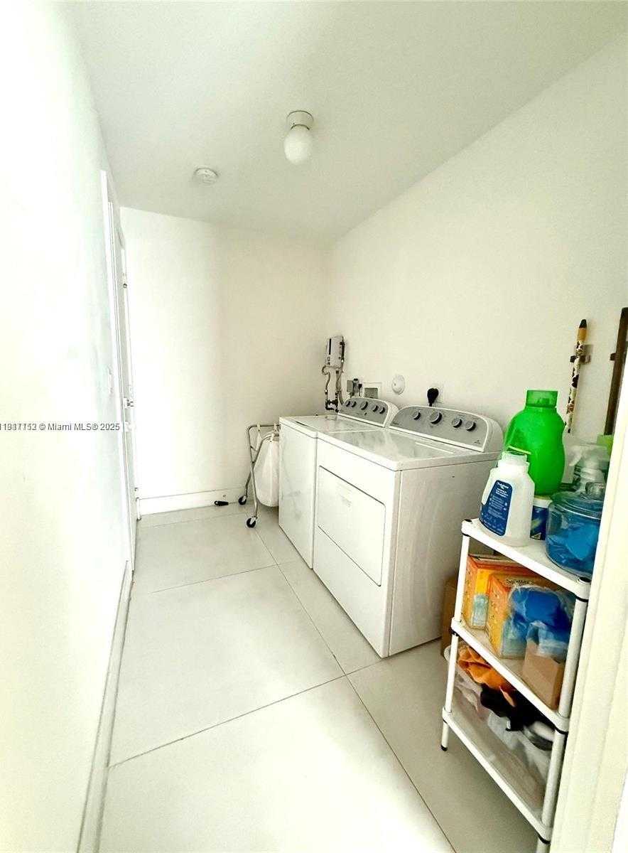 Small Image of 9165 NORTH WEST 33RD ST, Doral Number 13