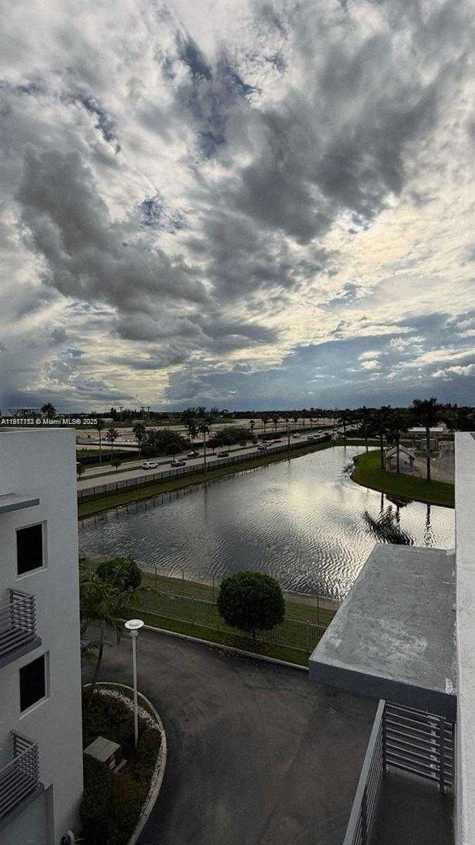 Small Image of 9165 NORTH WEST 33RD ST, Doral Number 17