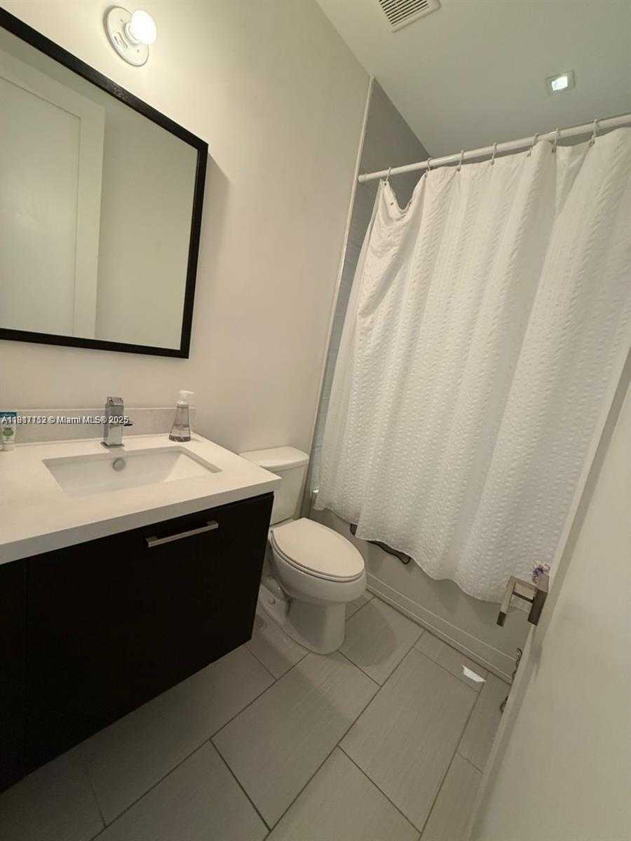 Small Image of 9165 NORTH WEST 33RD ST, Doral Number 24