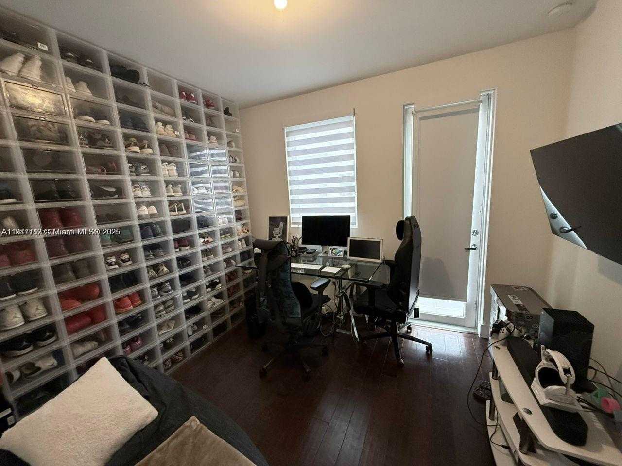 Small Image of 9165 NORTH WEST 33RD ST, Doral Number 38