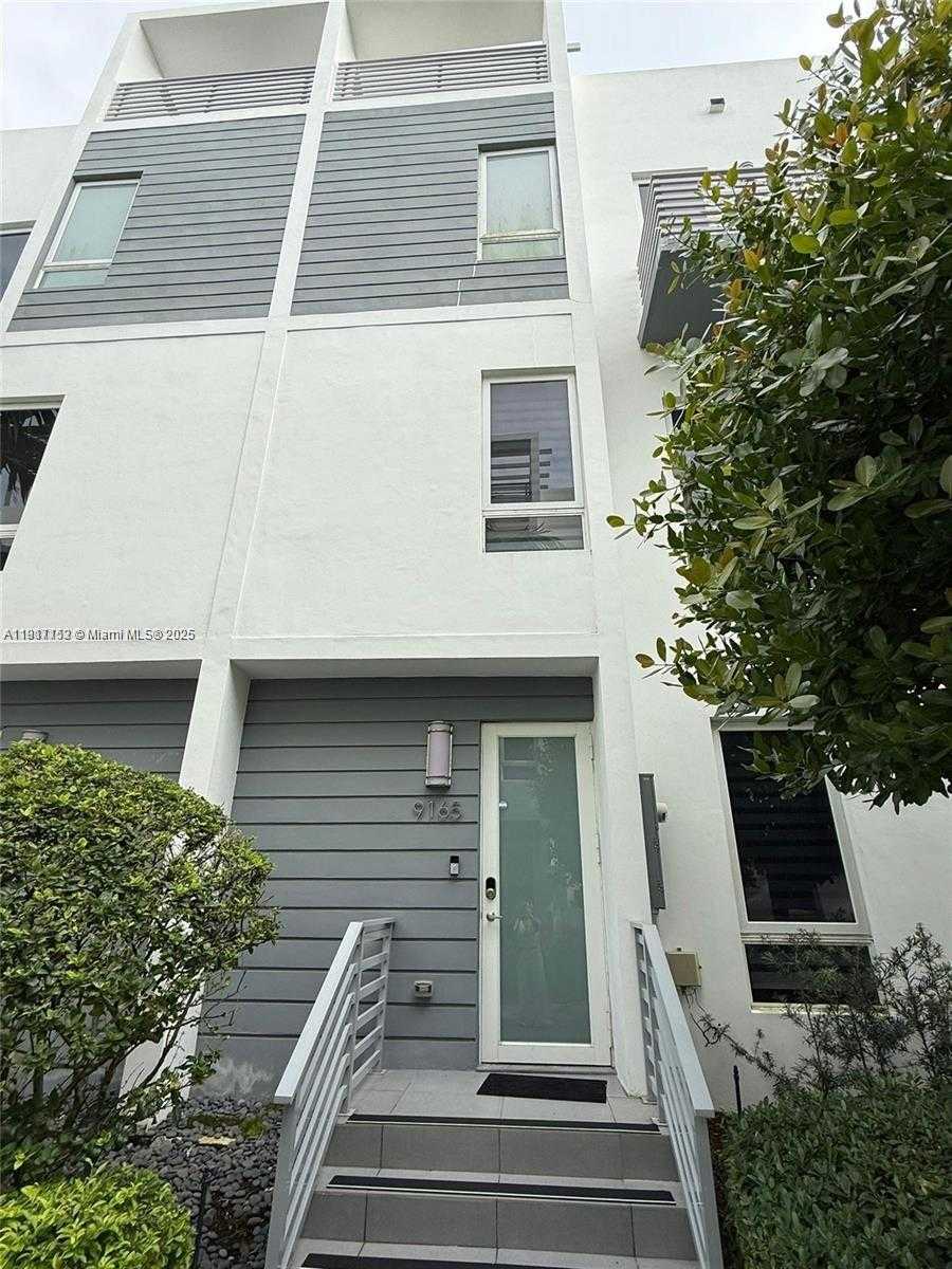 Small Image of 9165 NORTH WEST 33RD ST, Doral Number 42