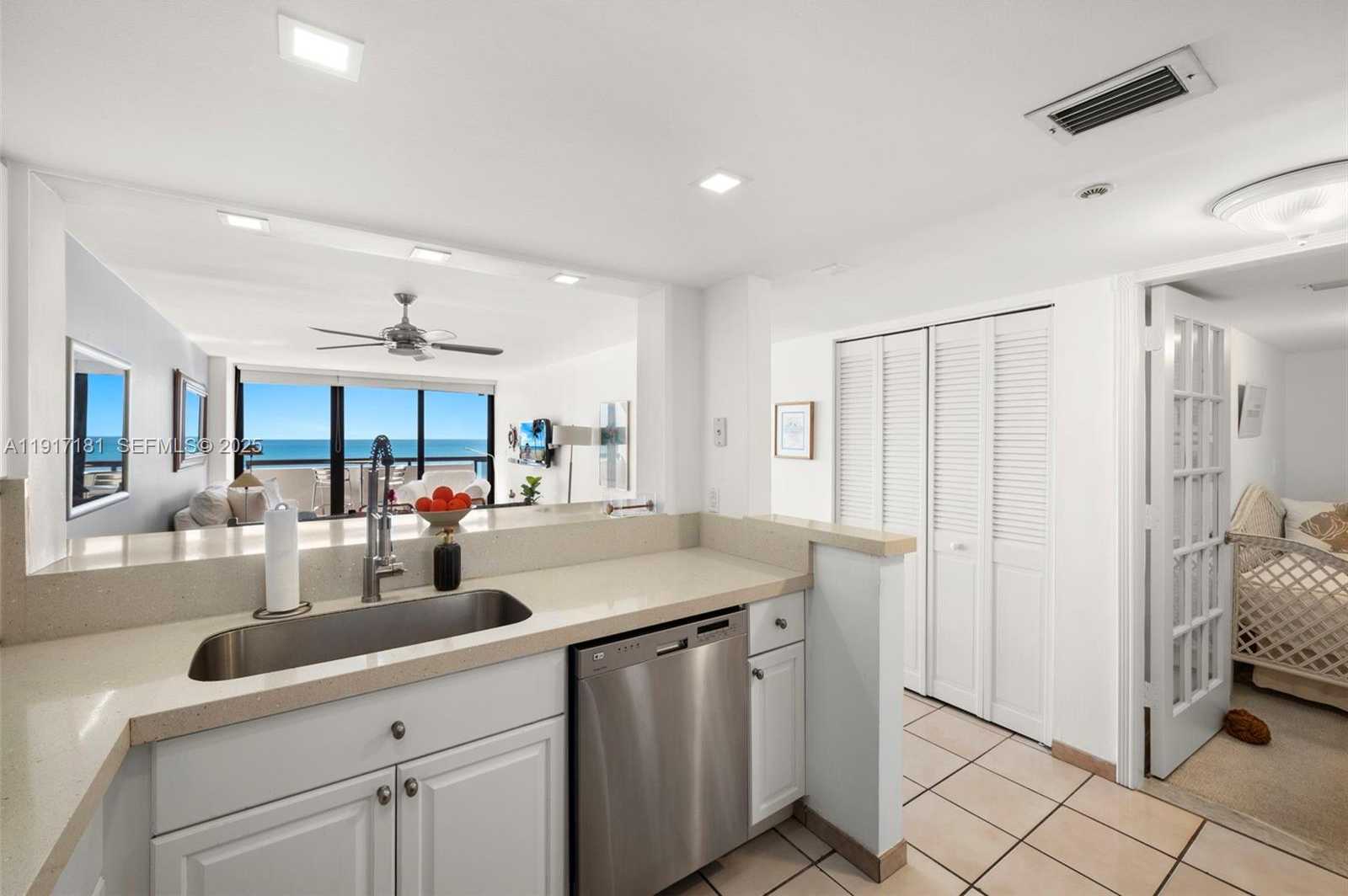 Small Image of 2555 COLLINS AVE #805, Miami Beach Number 11