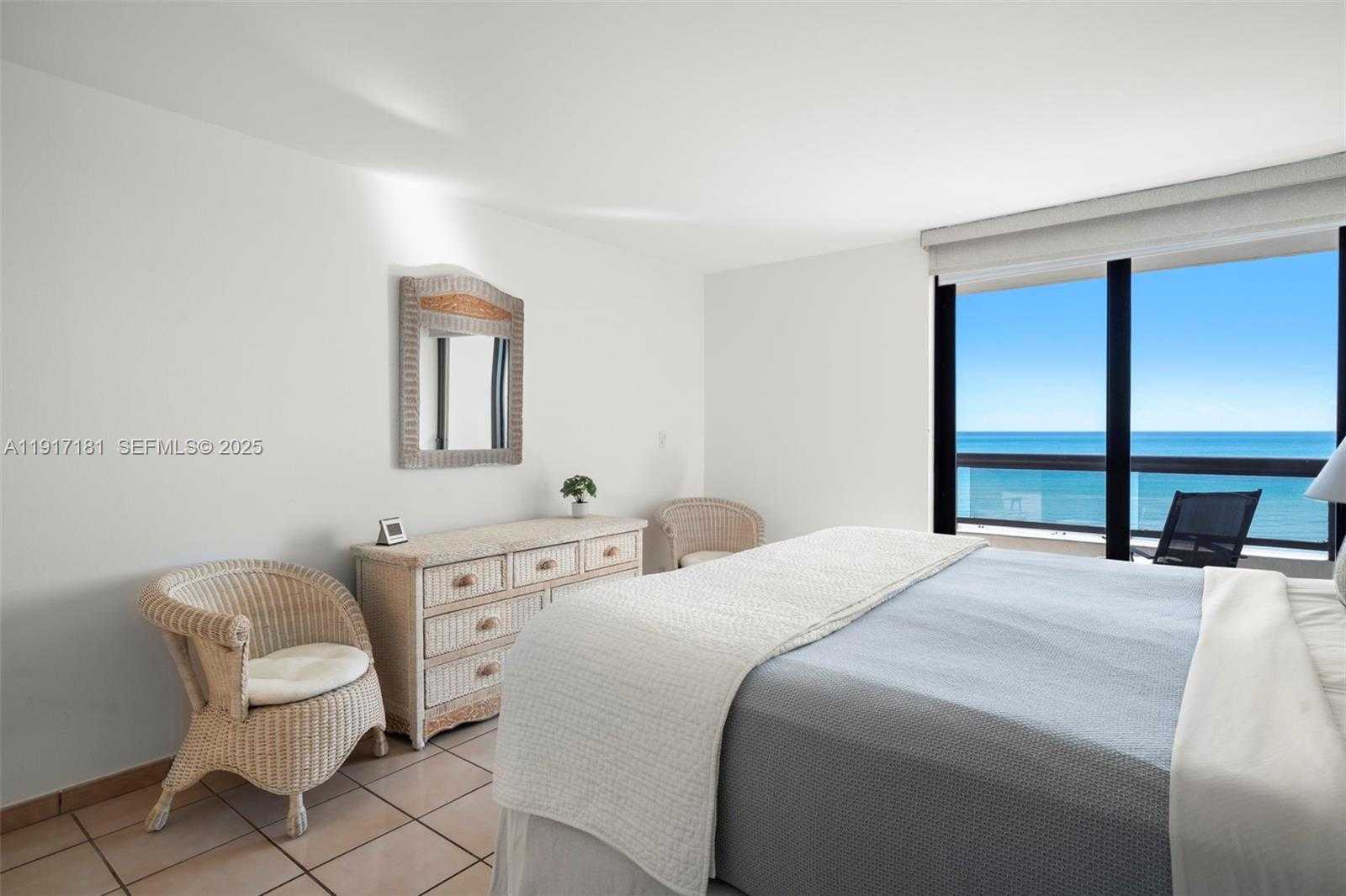 Small Image of 2555 COLLINS AVE #805, Miami Beach Number 14