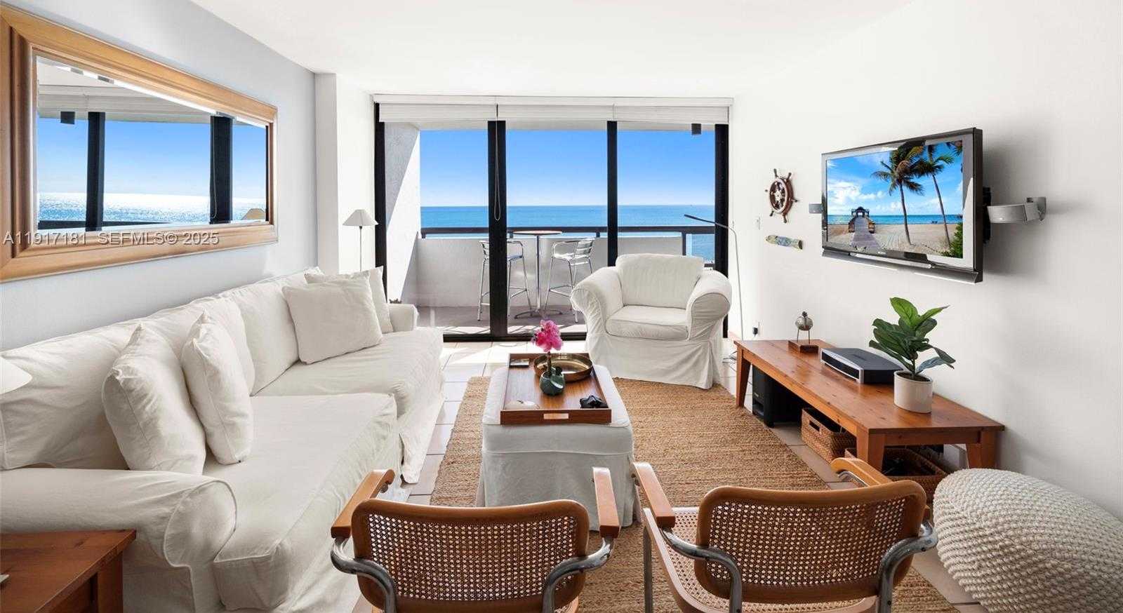 Small Image of 2555 COLLINS AVE #805, Miami Beach Number 4