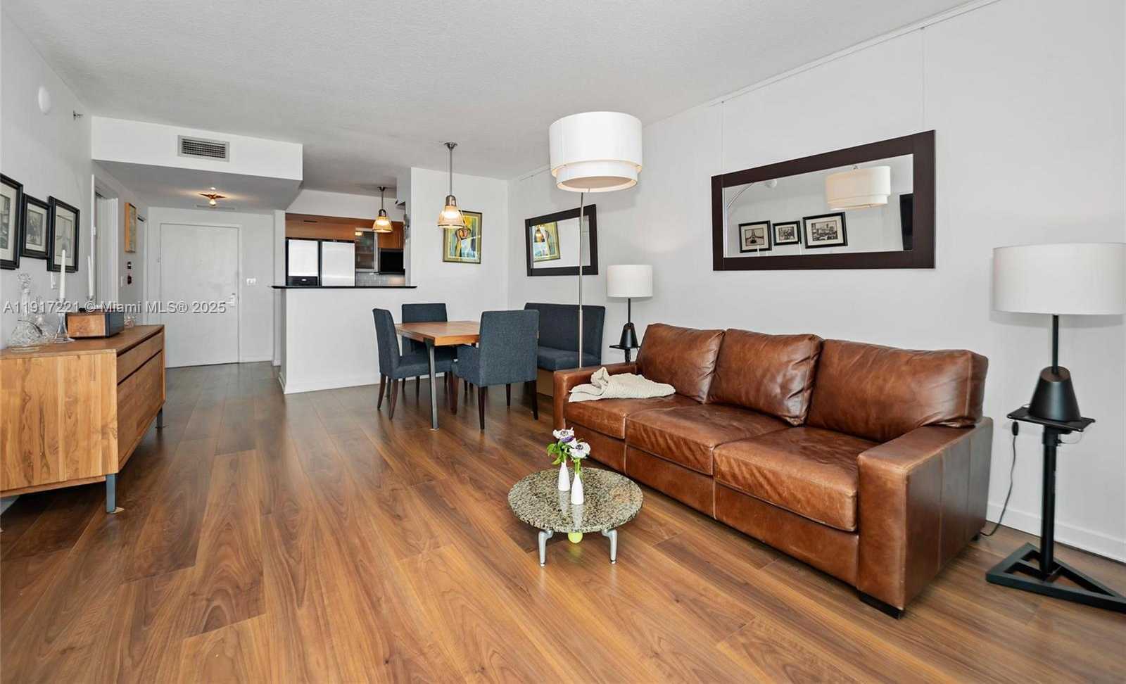 Small Image of 325 SOUTH BISCAYNE BLVD #2918, Miami Number 11