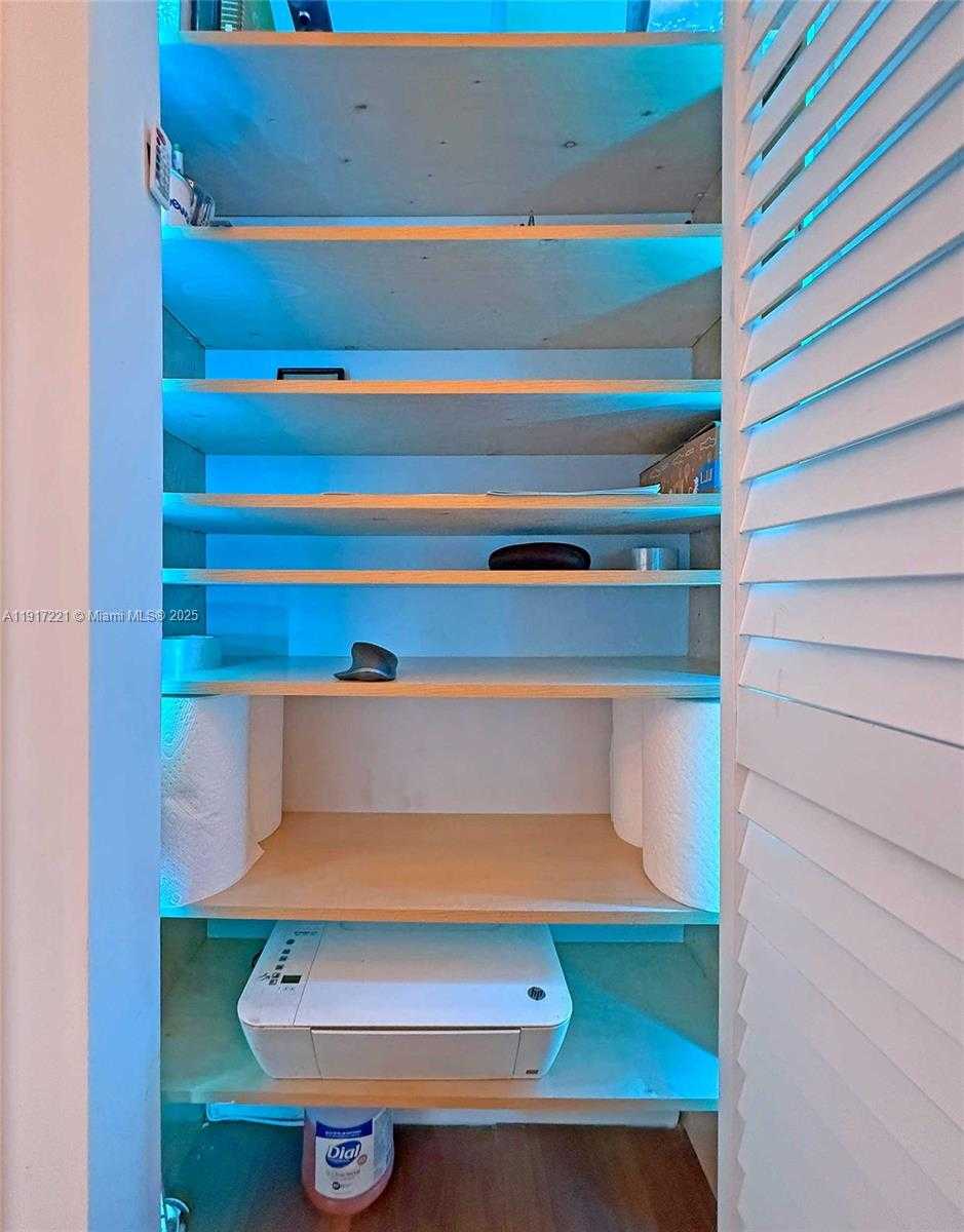 Small Image of 325 SOUTH BISCAYNE BLVD #2918, Miami Number 19