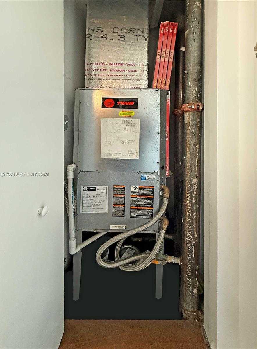 Small Image of 325 SOUTH BISCAYNE BLVD #2918, Miami Number 25