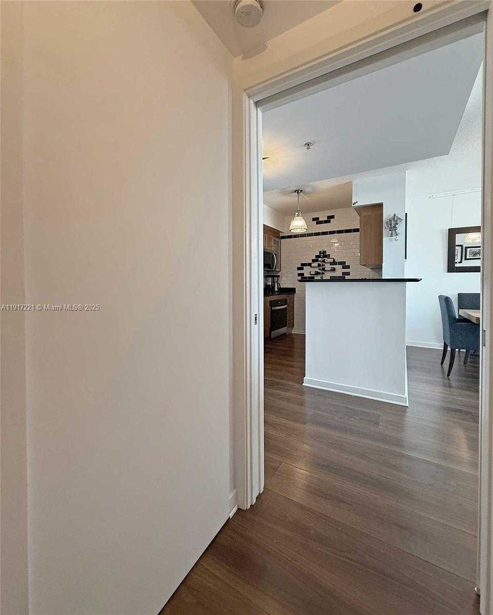 Small Image of 325 SOUTH BISCAYNE BLVD #2918, Miami Number 28