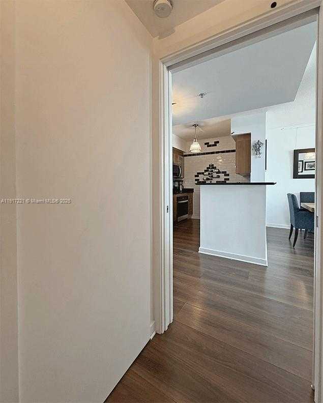 Small Image of 325 SOUTH BISCAYNE BLVD #2918, Miami Number 29