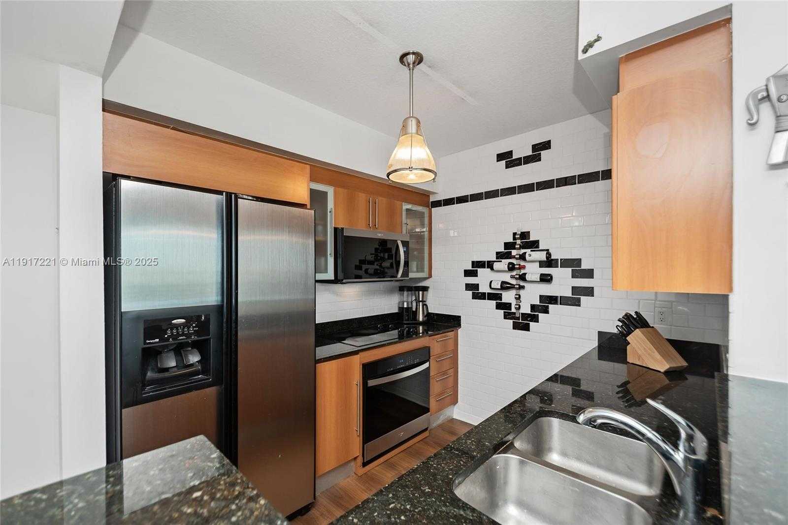 Small Image of 325 SOUTH BISCAYNE BLVD #2918, Miami Number 7