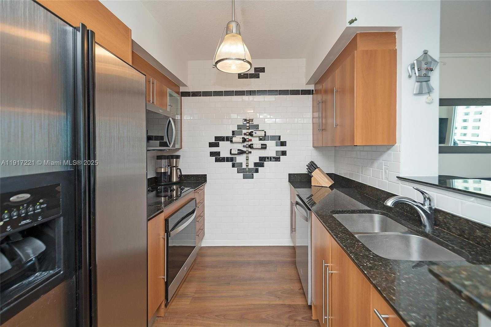 Small Image of 325 SOUTH BISCAYNE BLVD #2918, Miami Number 8