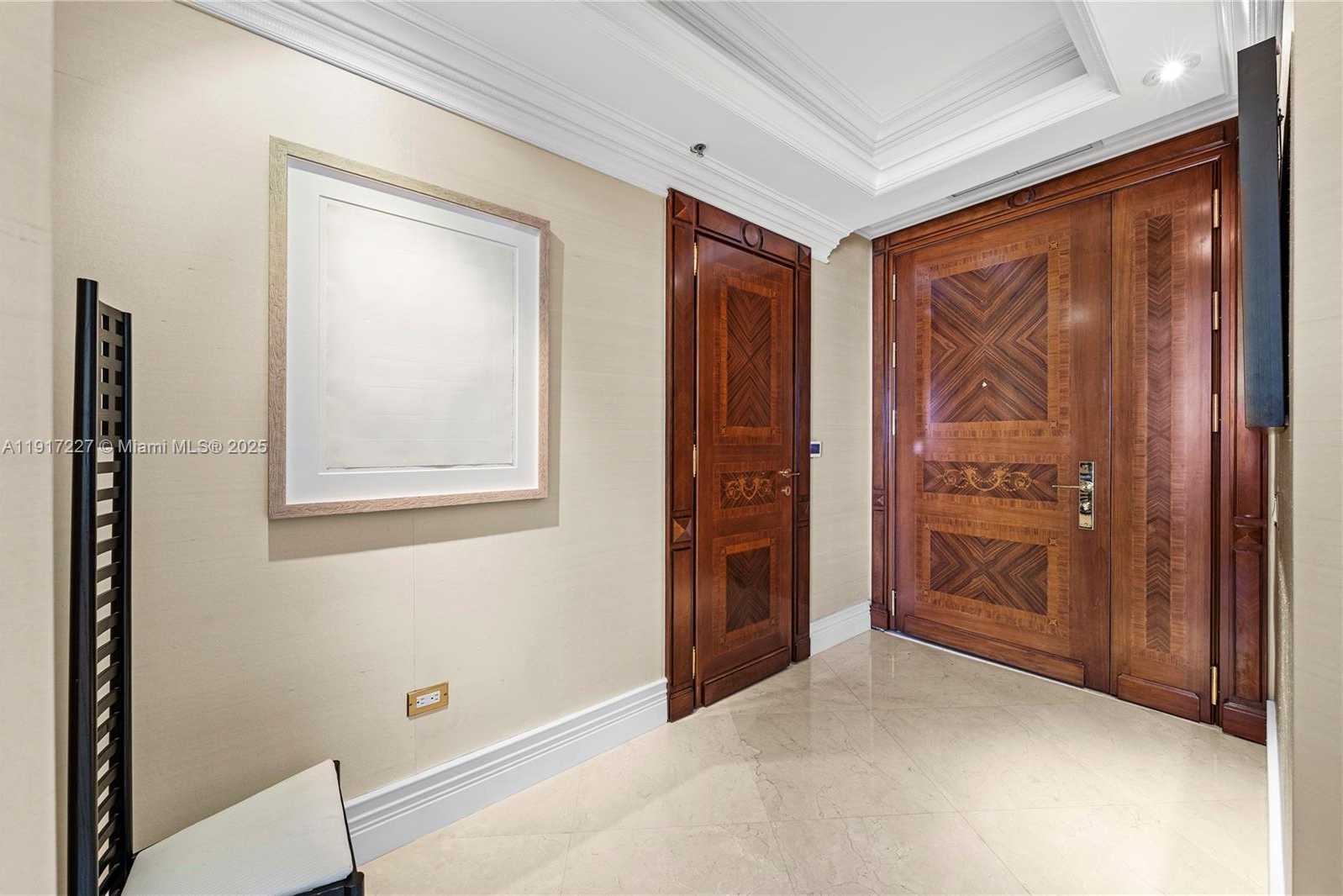 Small Image of 808 BRICKELL KEY DR #1802, Miami Number 3