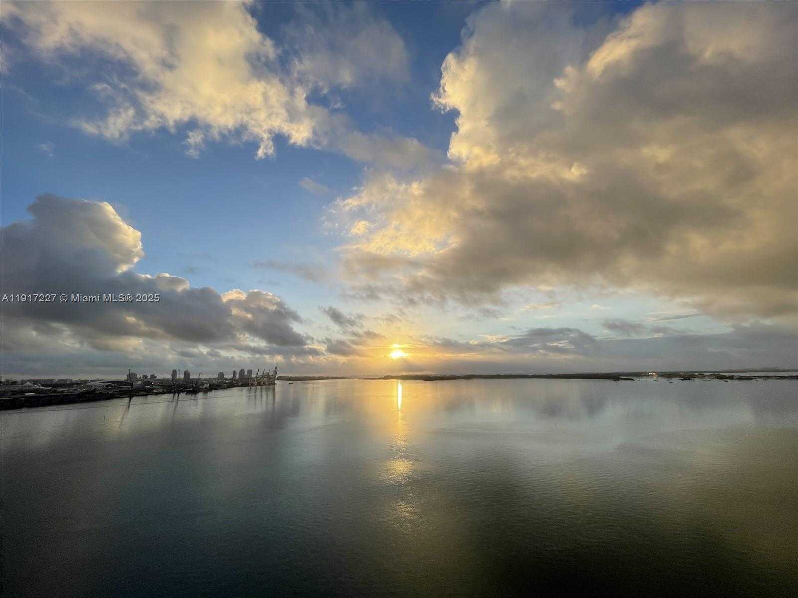 Small Image of 808 BRICKELL KEY DR #1802, Miami Number 32