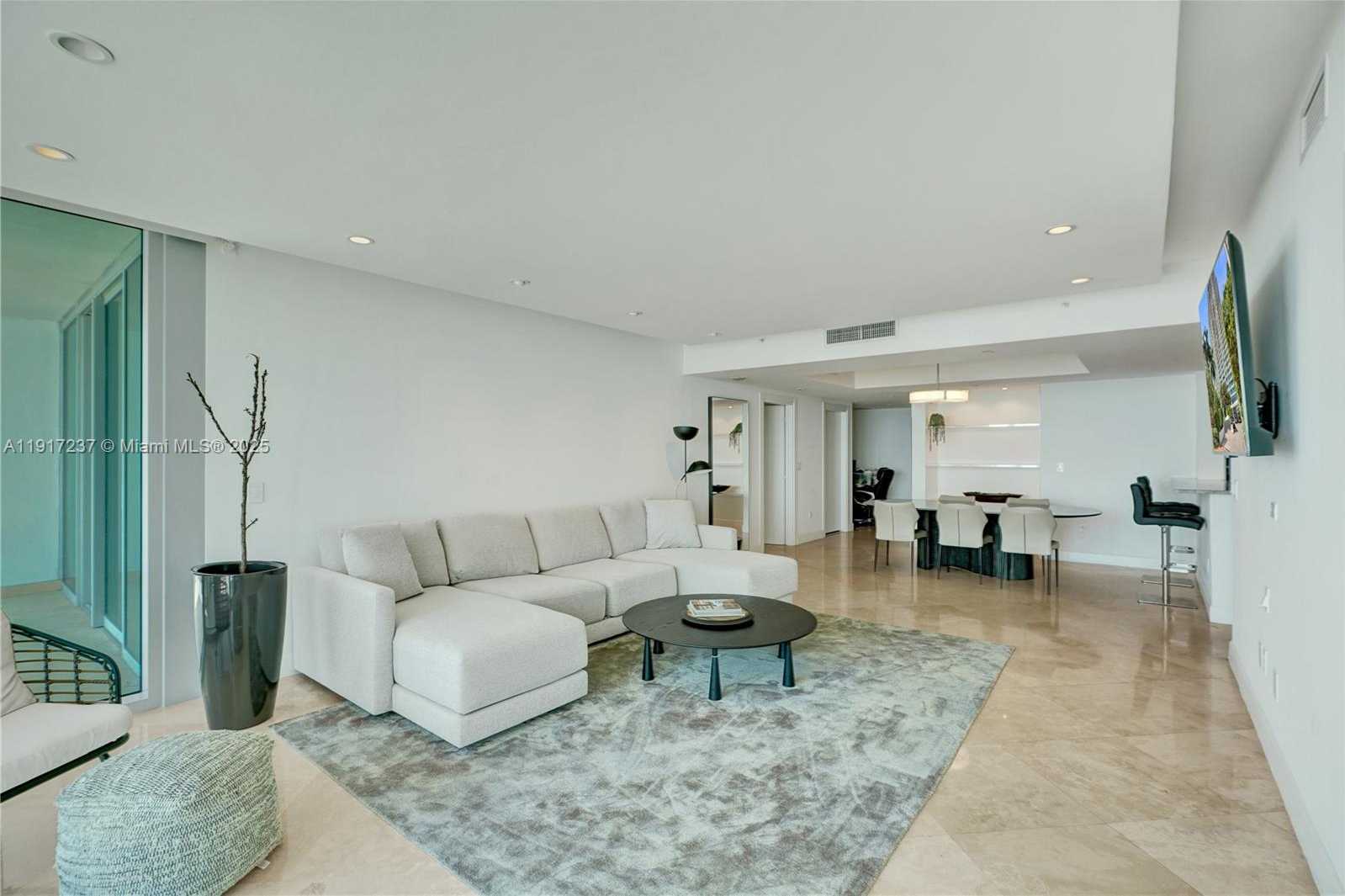 Small Image of 2627 SOUTH BAYSHORE DR #1806, Miami Number 10