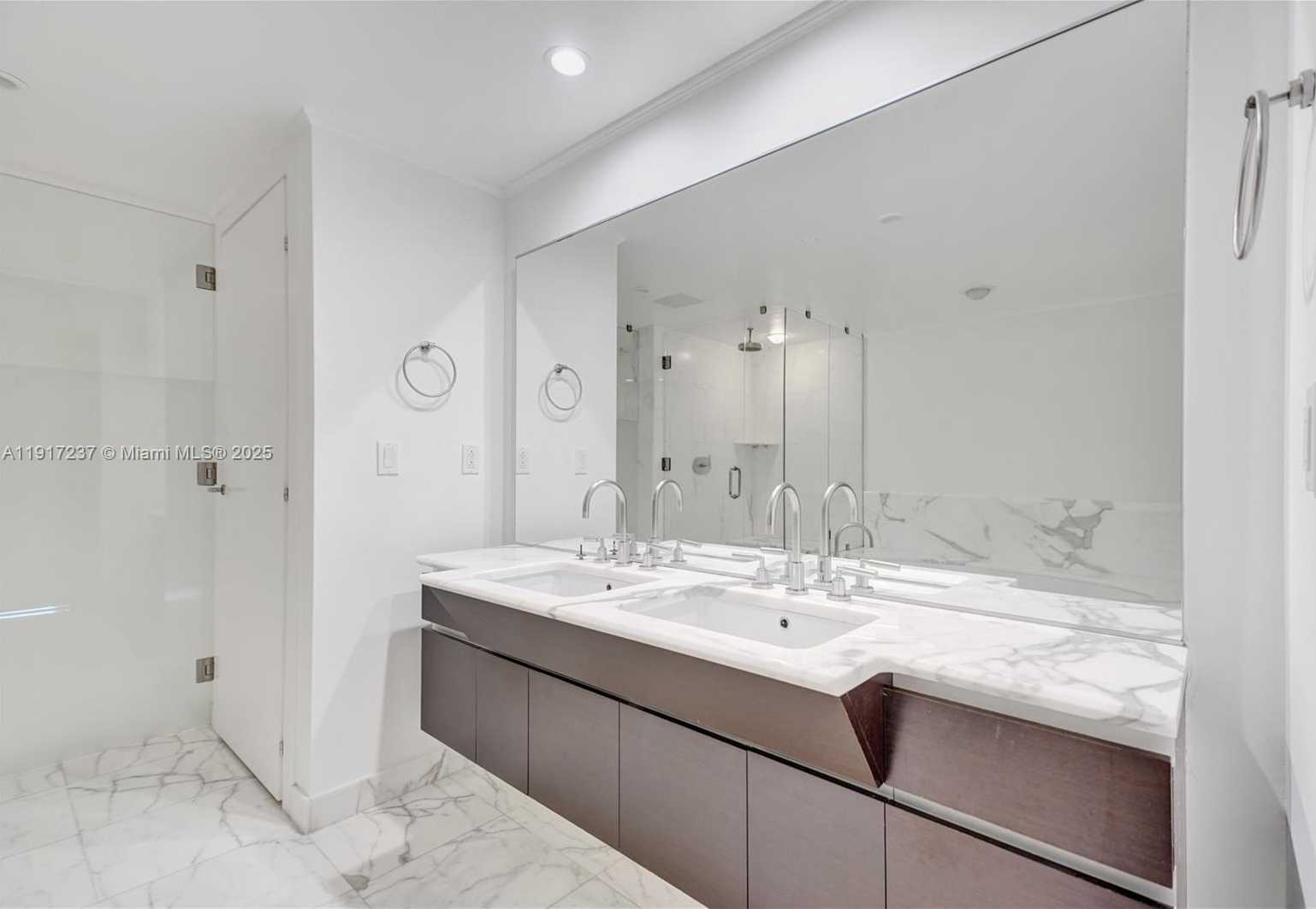 Small Image of 2627 SOUTH BAYSHORE DR #1806, Miami Number 16