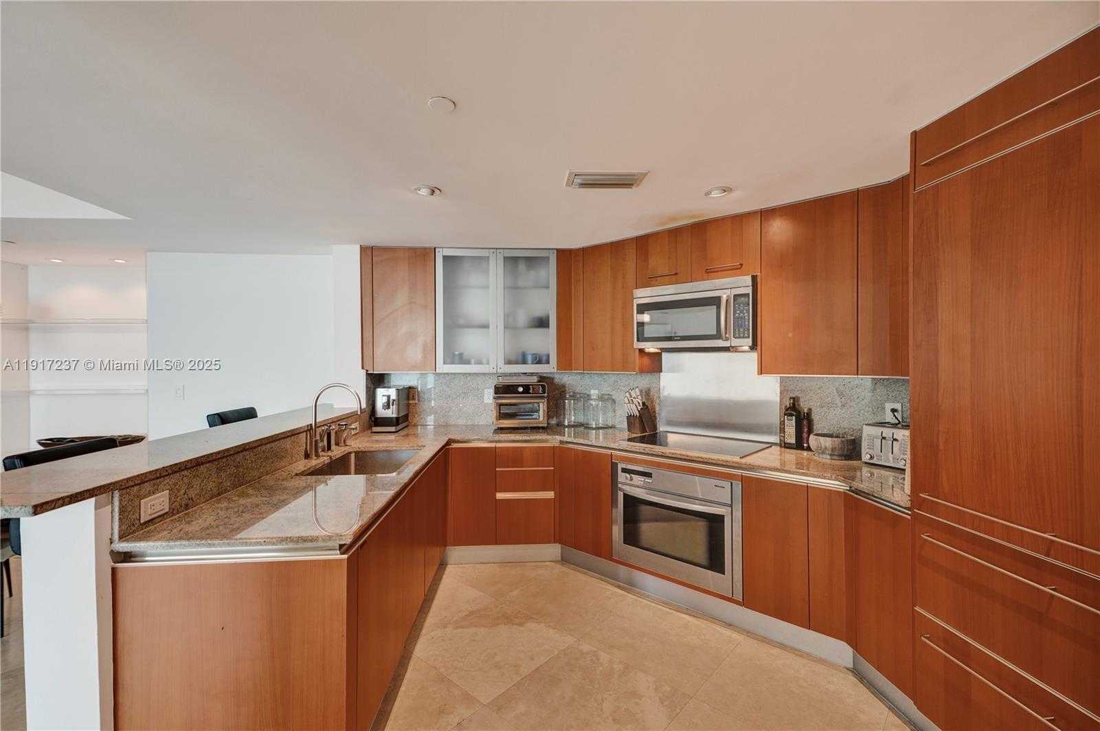 Small Image of 2627 SOUTH BAYSHORE DR #1806, Miami Number 5