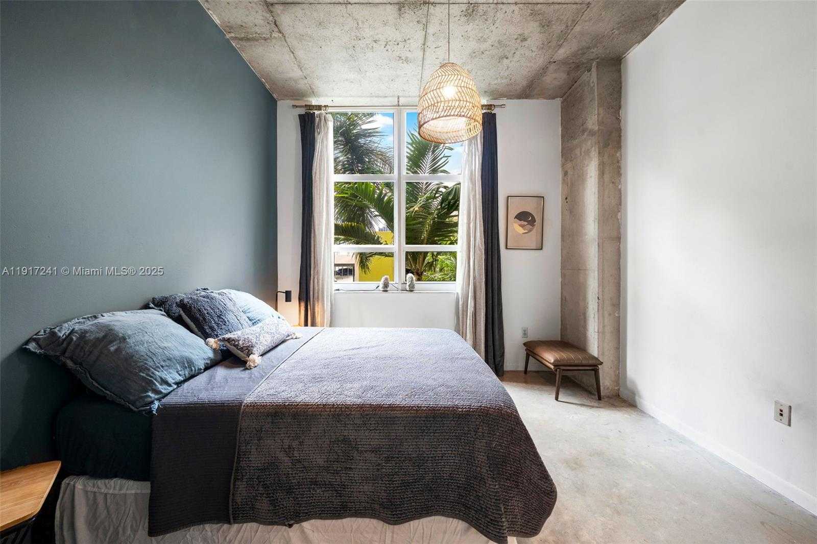 Small Image of 2001 BISCAYNE BLVD #2409, Miami Number 17