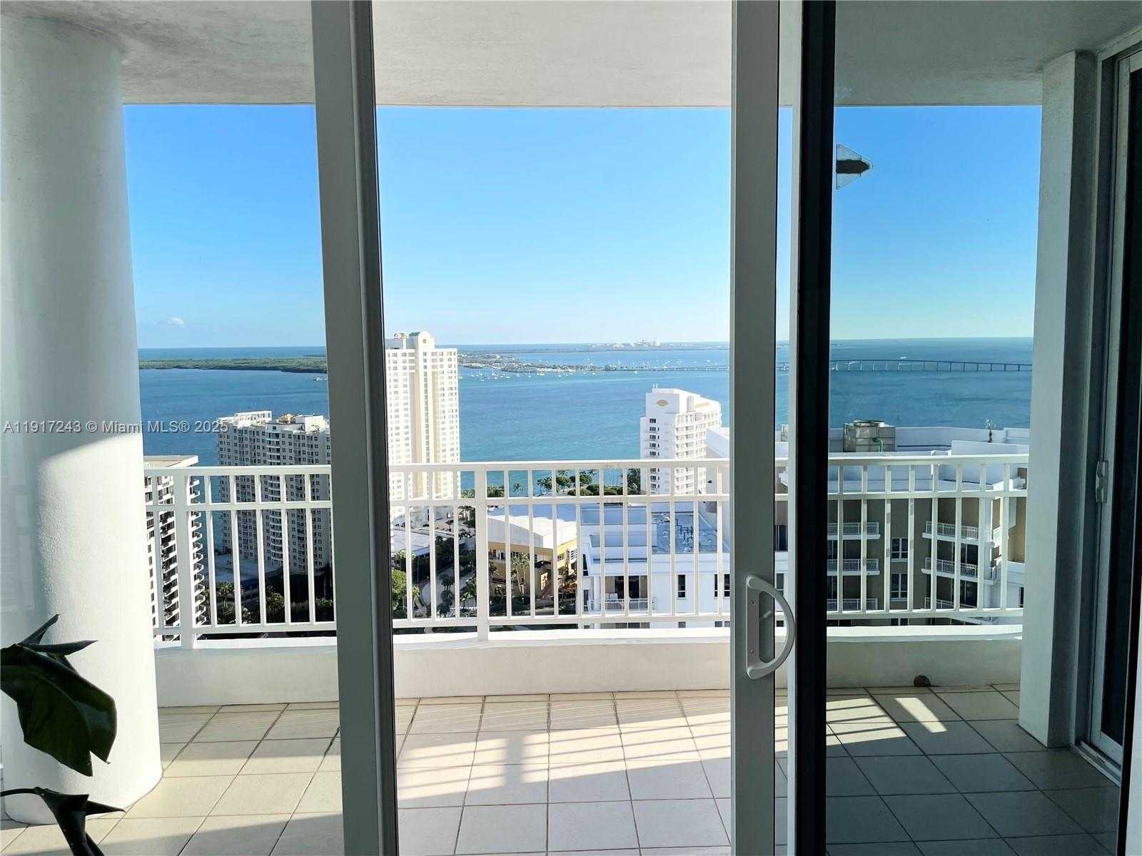 Small Image of 801 BRICKELL KEY BLVD #3211, Miami Number 4