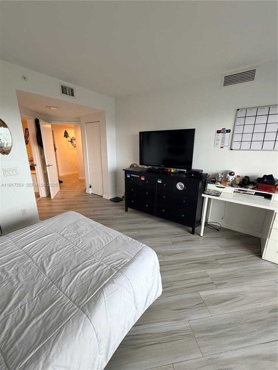 Small Image of 4250 BISCAYNE BLVD #902, Miami Number 12